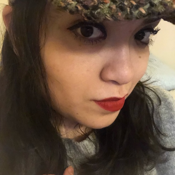 Meet your Posher, Yanra - Picture 1 of 5